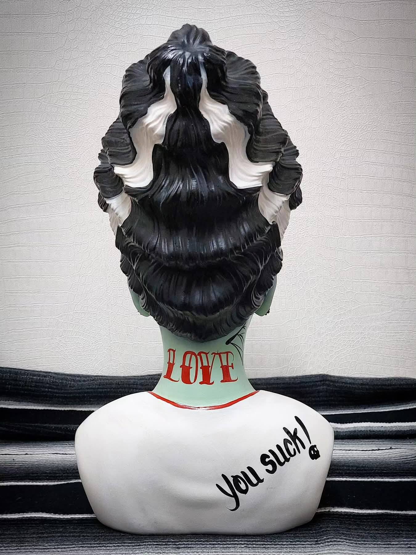 Kustom Deko Büste "Sad Monster LOVE"