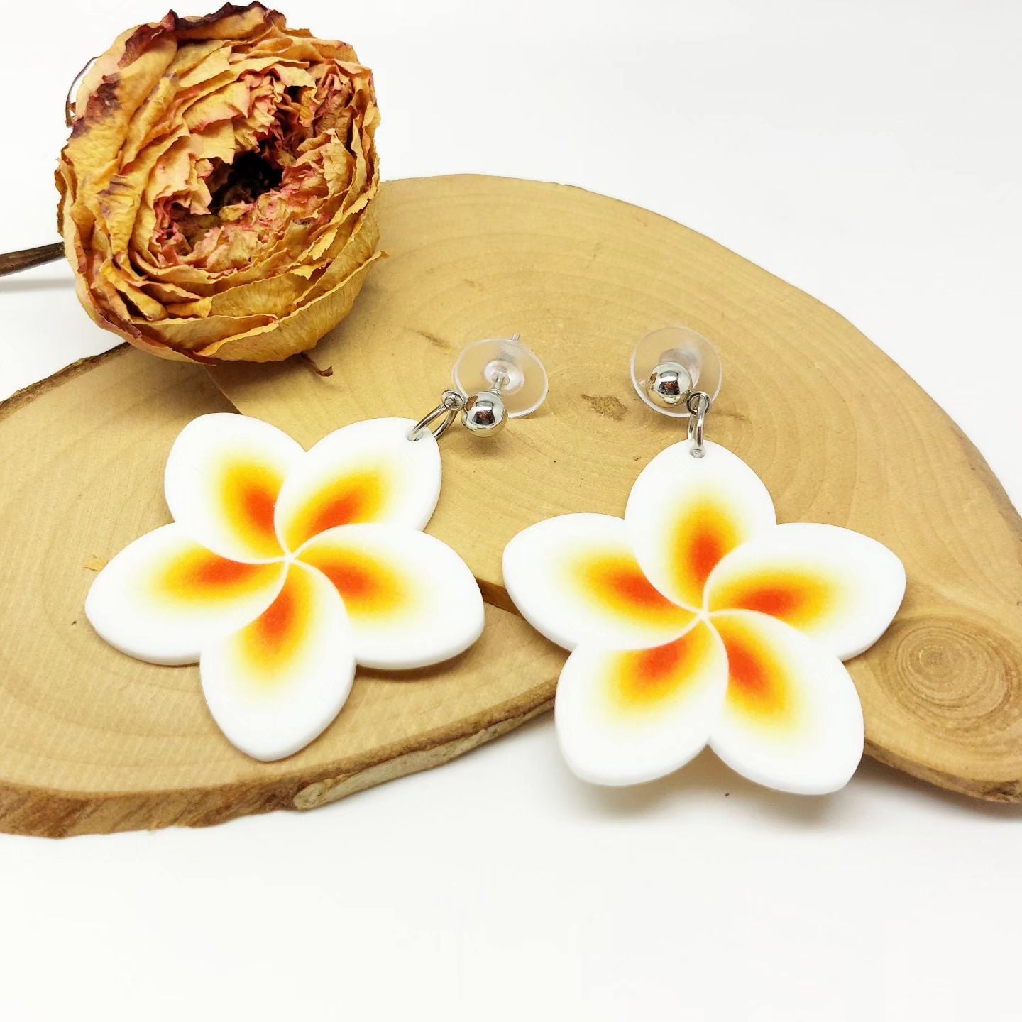 Wir rocken mit Stil - Ohrstecker "Frangipani PinUp Babe"