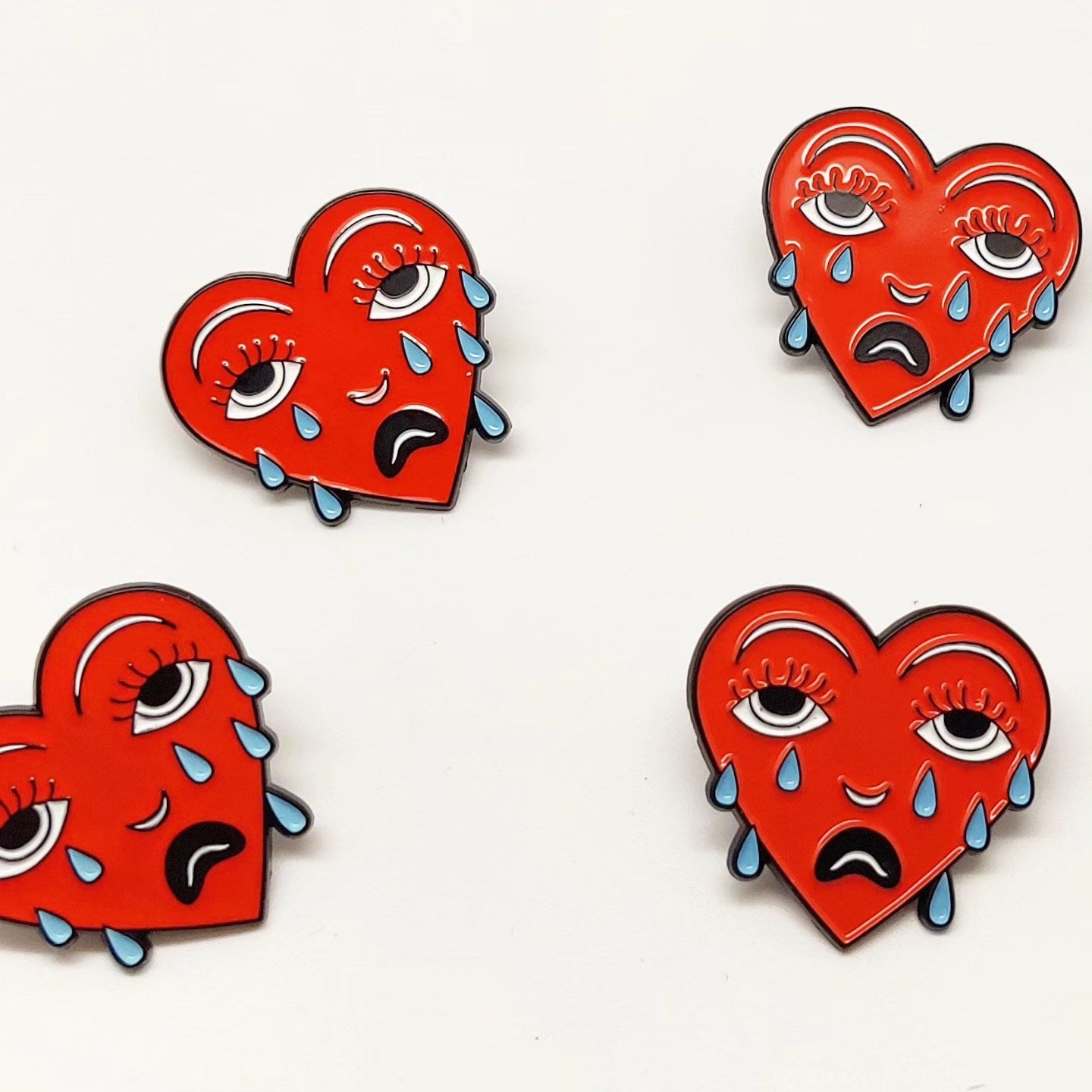 Anstecker/Pin "Love Hurts"