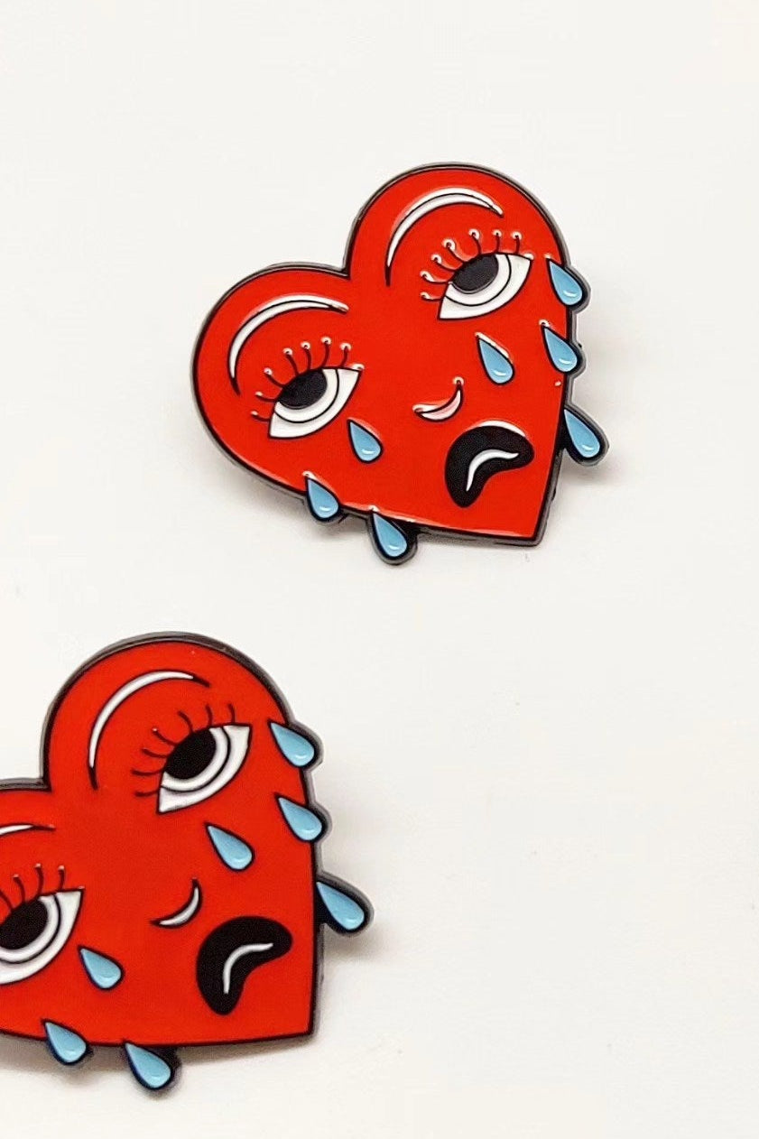 Anstecker/Pin "Love Hurts"