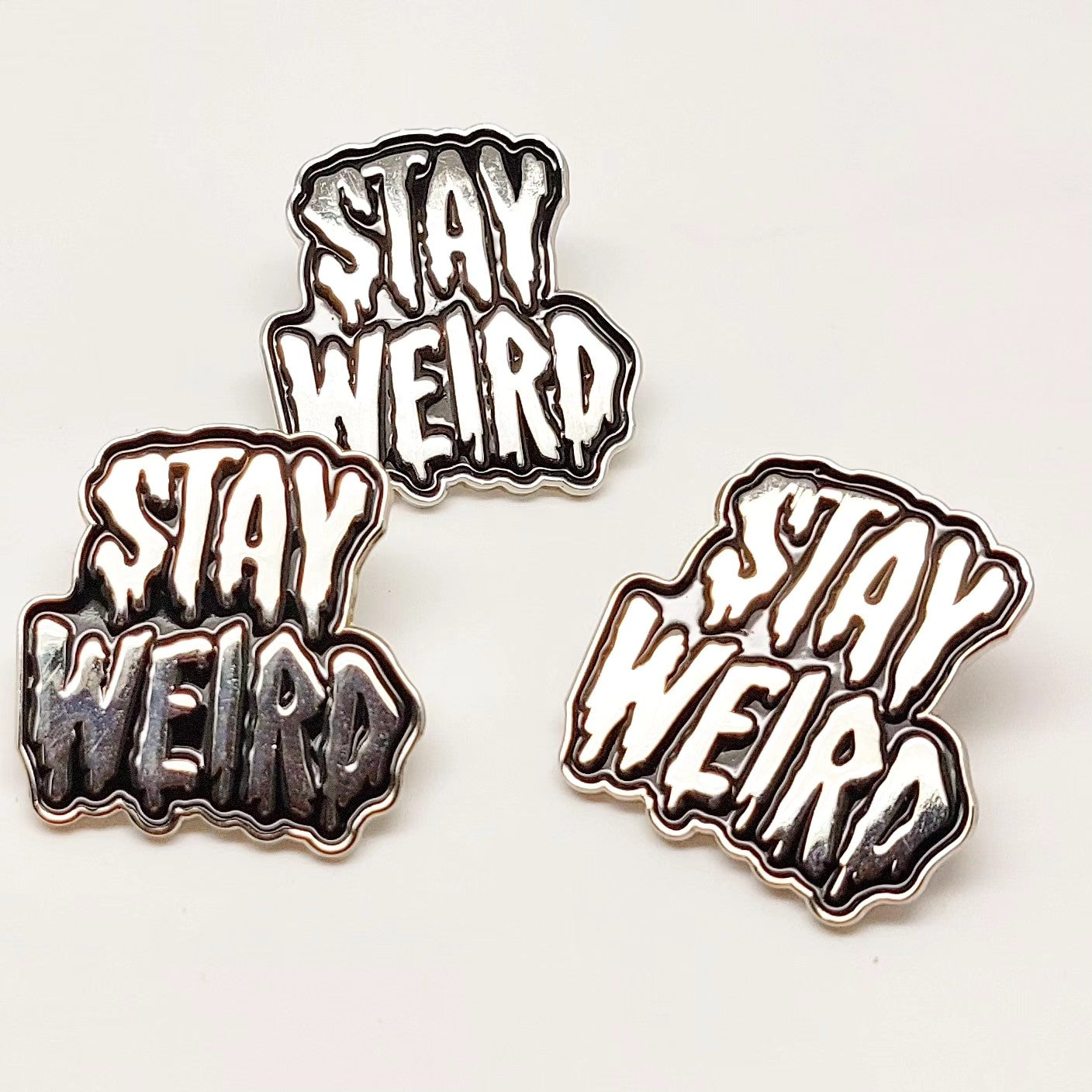 Anstecker/Pin "Stay Weird"