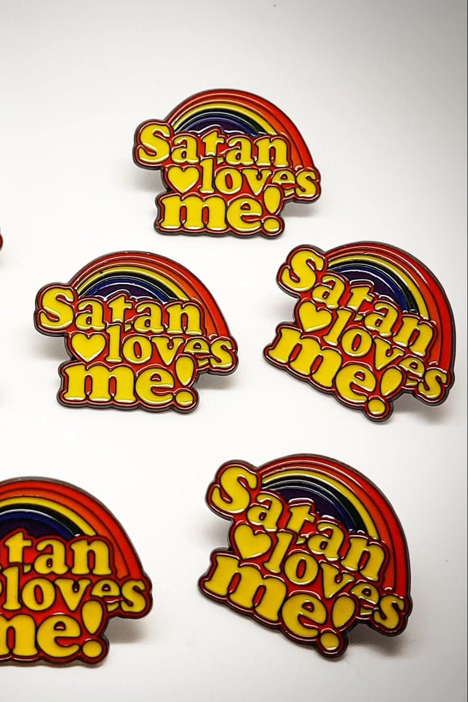 Anstecker/Pin " ... loves me"