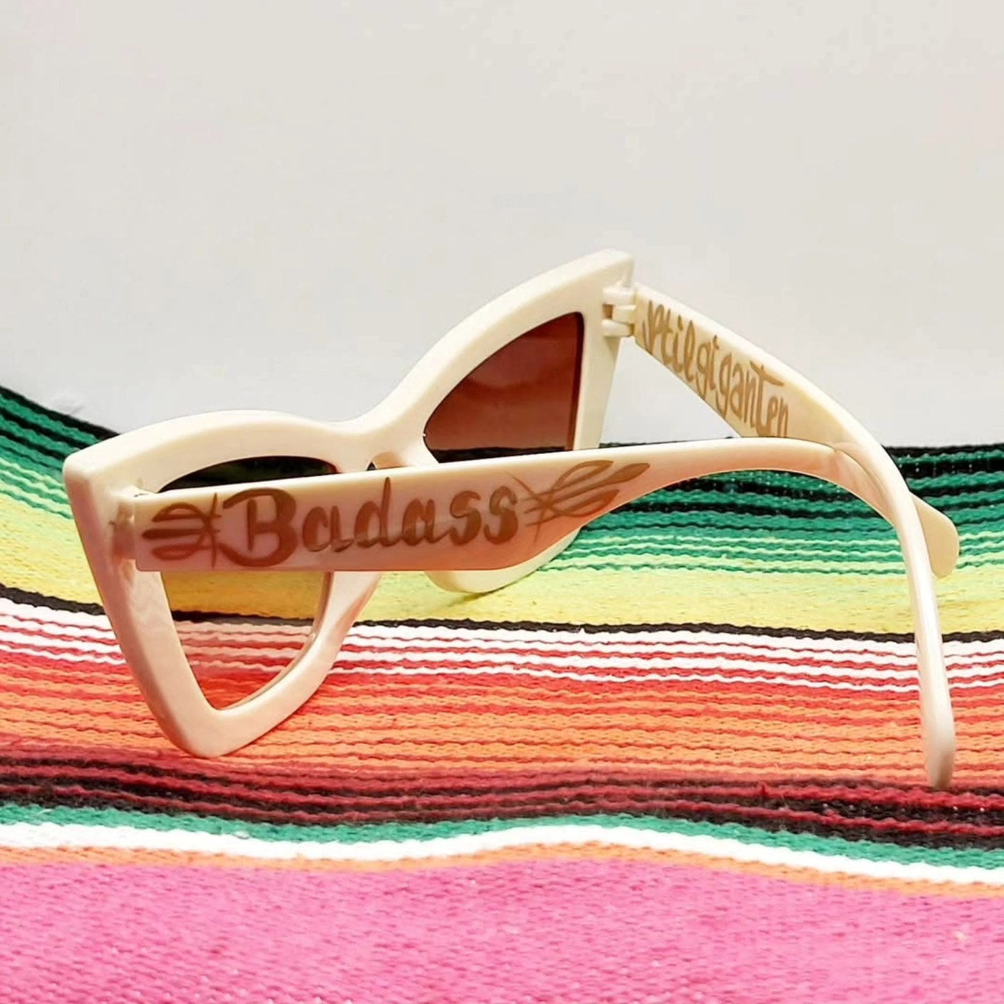 Stilgiganten Kustom Sonnenbrille "Crazy Cateye - Badass Vibes"