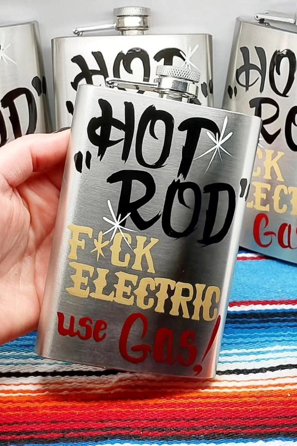 Stilgiganten Kustom Flachmann "HOT ROD F*CK ELECTRIC USE GAS"