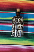 Stilgiganten Kustom Deko Glasflasche "ZERO F*CKS GIVEN"