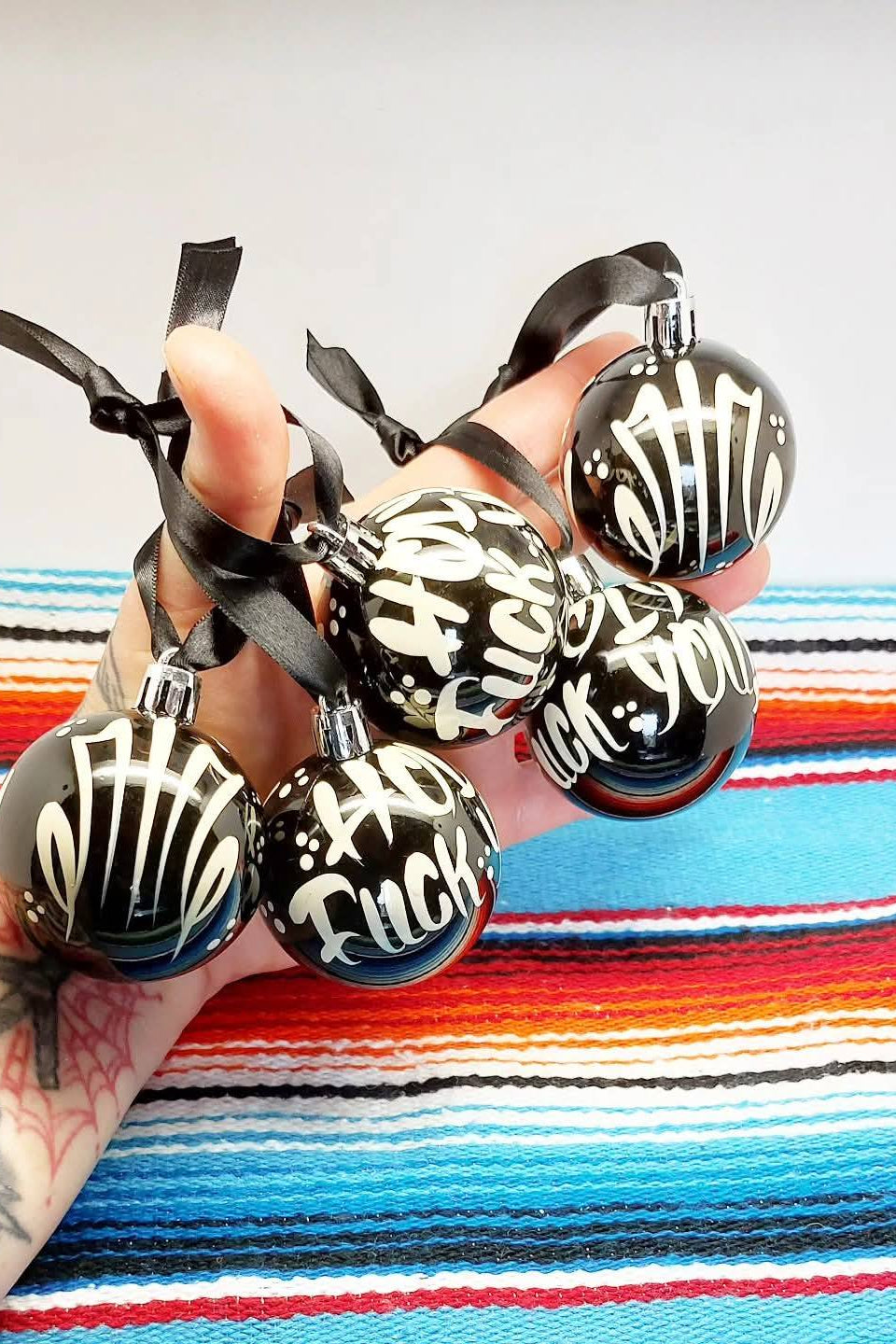 Stilgiganten Kustom Weihnachtsbaumkugel "Hoy F*ck You"