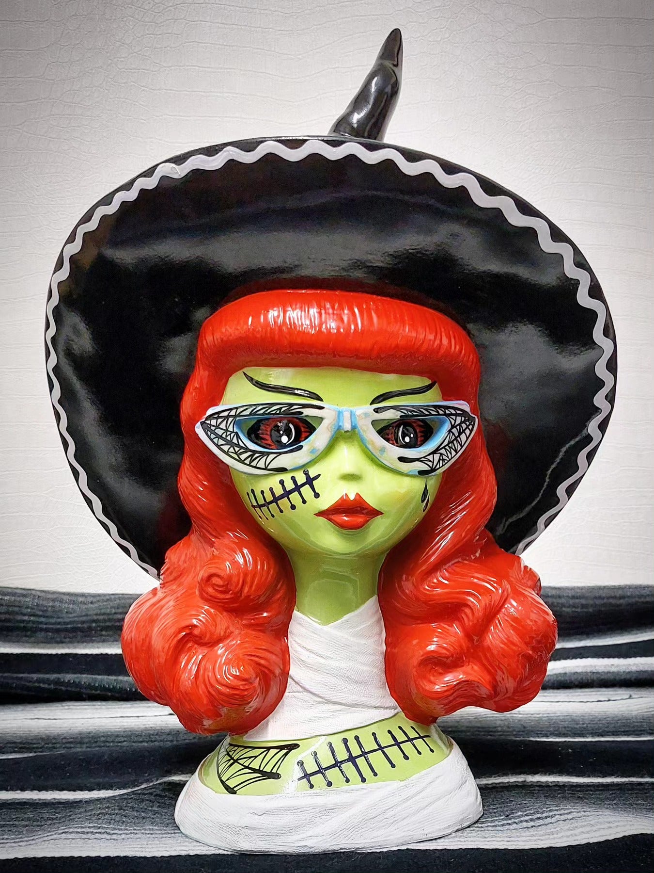 Kustom Deko Büste "Witch Lil Devil"