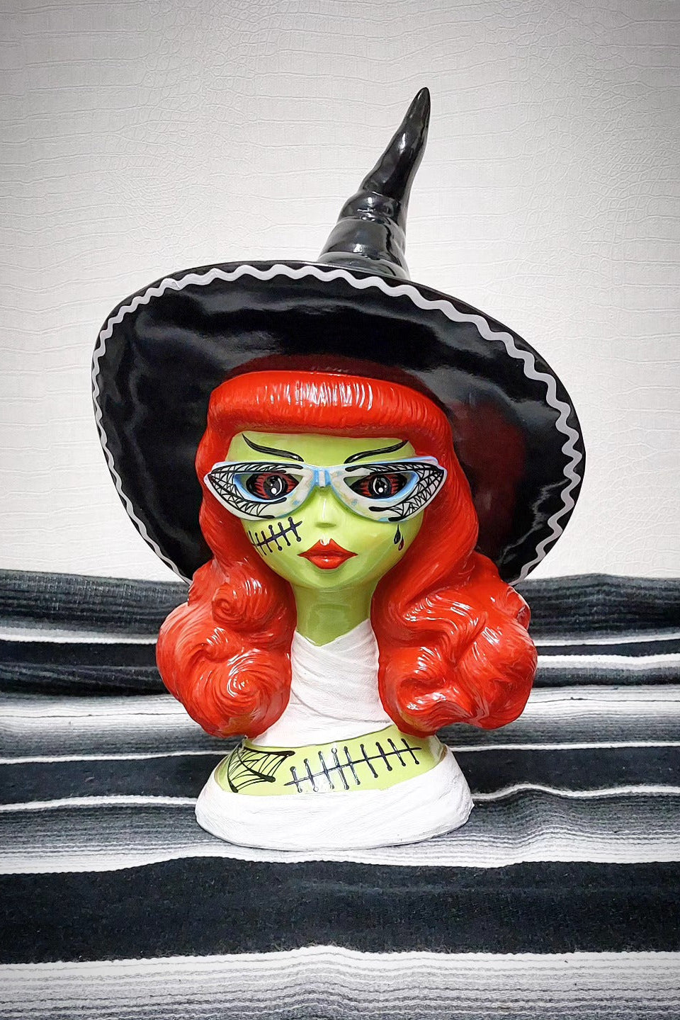 Kustom Deko Büste "Witch Lil Devil"