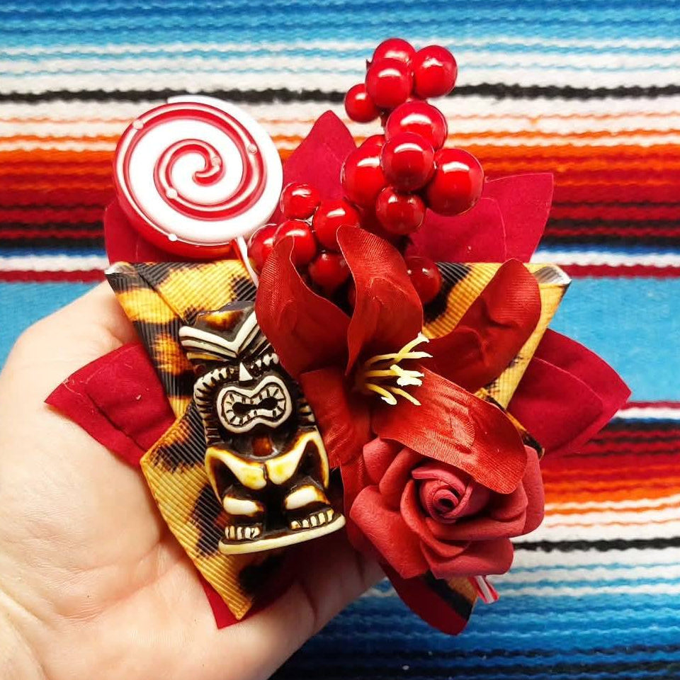 Große Stilgiganten Haarblumenspange "Ho Ho HOLY TIKI"