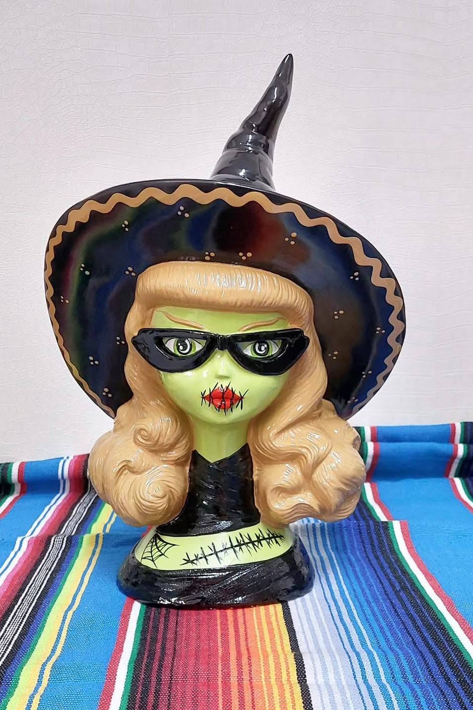 Kustom Deko Büste "Hexe - Runen EWIGE LIEBE"