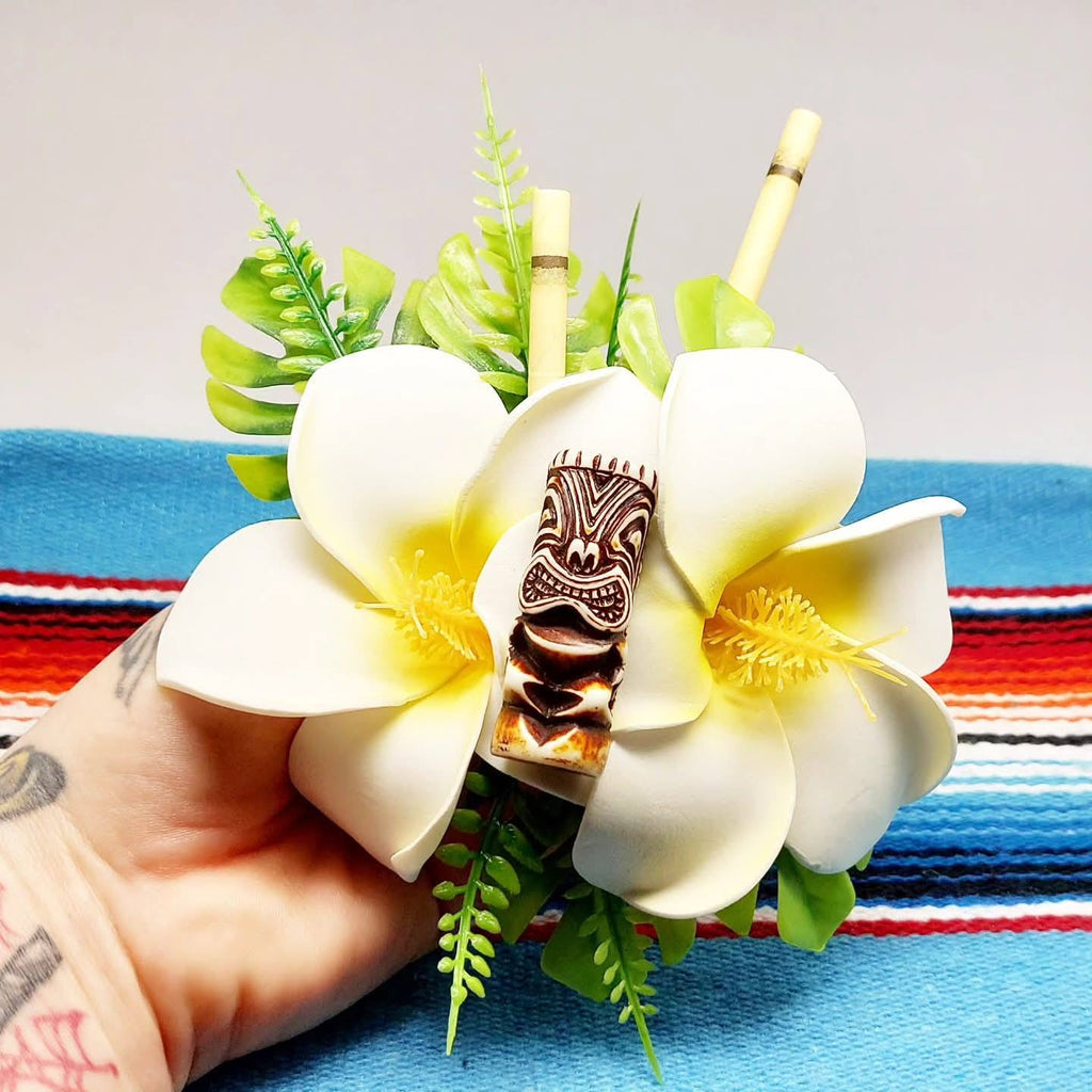 Große Stilgiganten Haarblumenspange "TIKI - Classy Pin Up Darlin`"