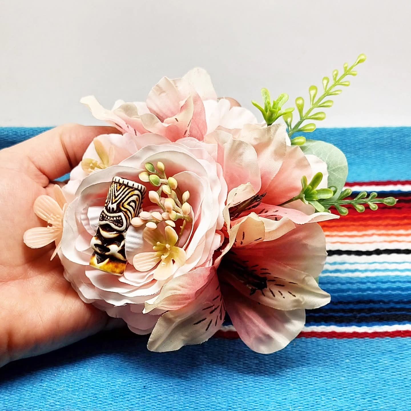 Große Stilgiganten Haarblumenspange "TIKI - Sweet Rockin`Girl"