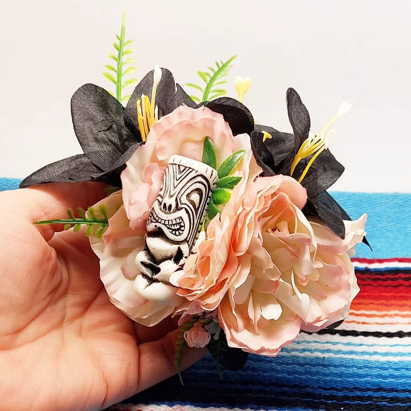 Große Stilgiganten Haarblumenspange "TIKI - Sweet Wild One"