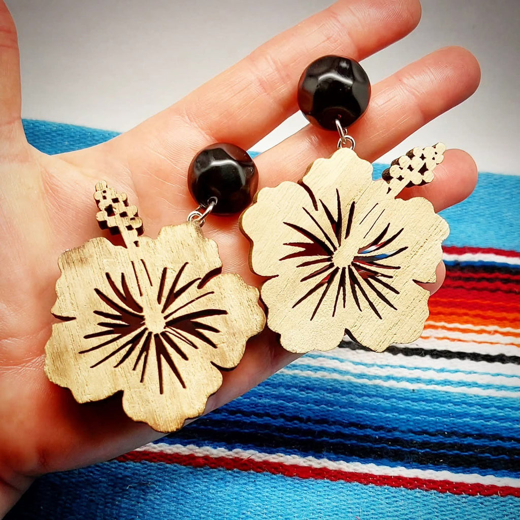 Stilgiganten Kustom Ohrstecker "Wild Girl - Dark Hibiscus"