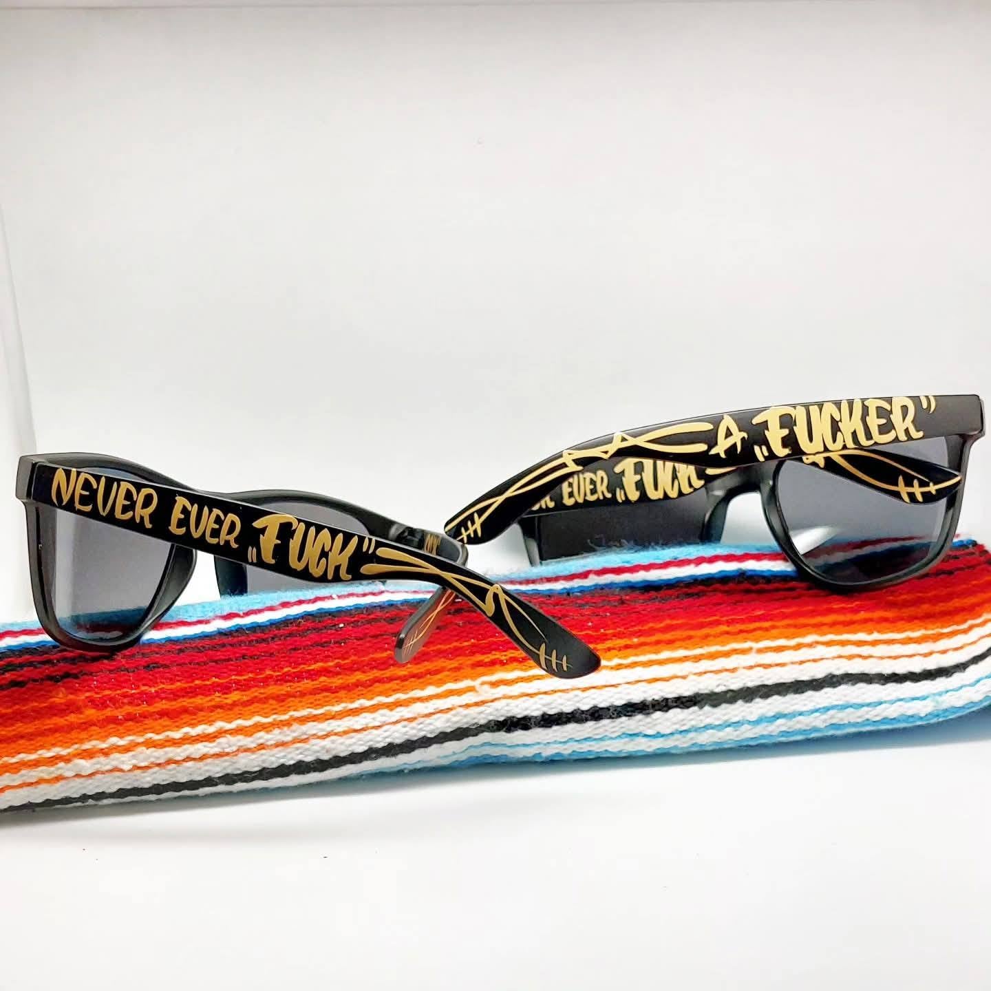 Stilgiganten Kustom Sonnenbrille "NEVER EVER F*CK A F*CKER"