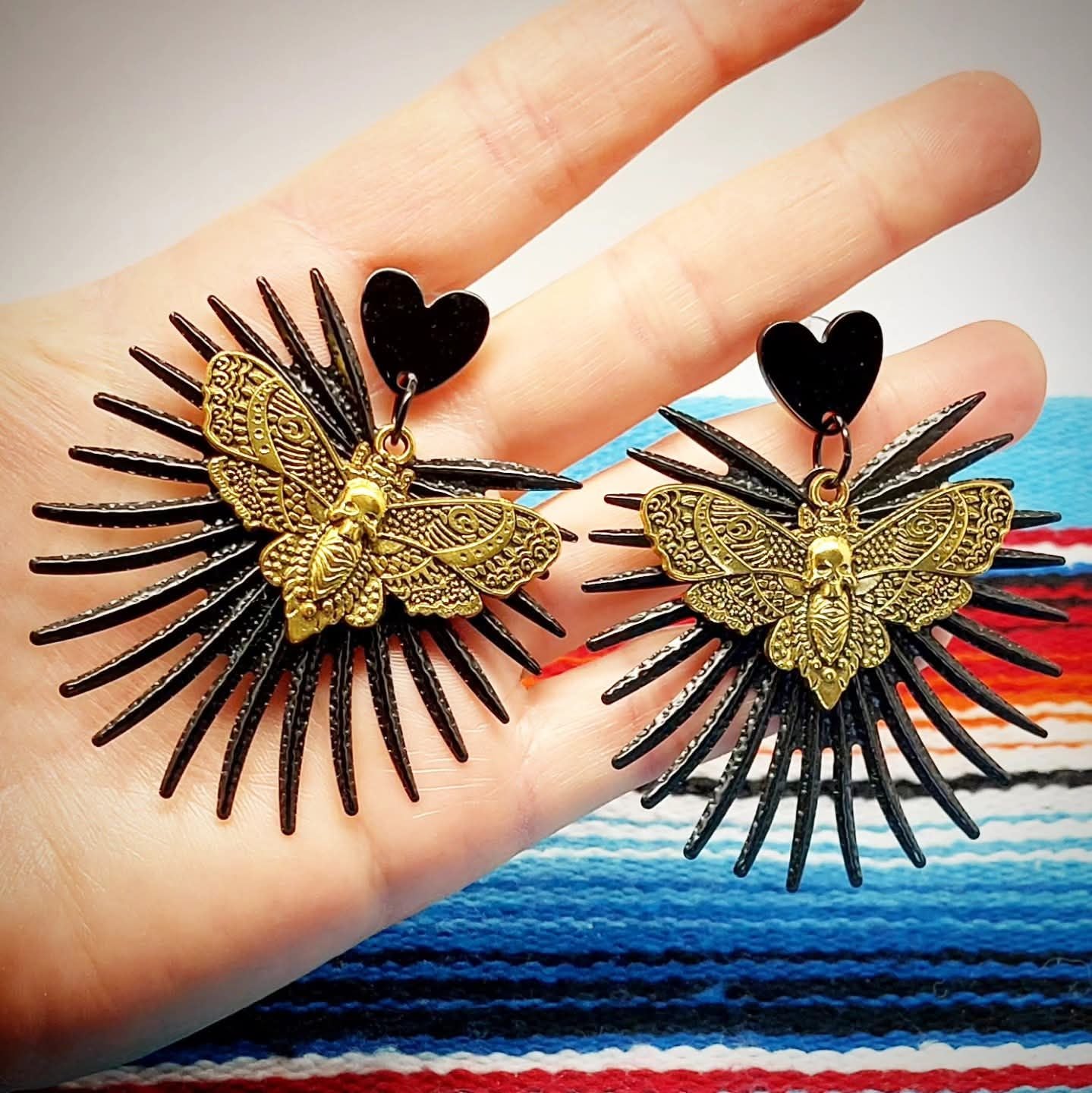 Stilgiganten Ohrstecker "Dunkle Motten Liebe - Goldenen Zeiten"