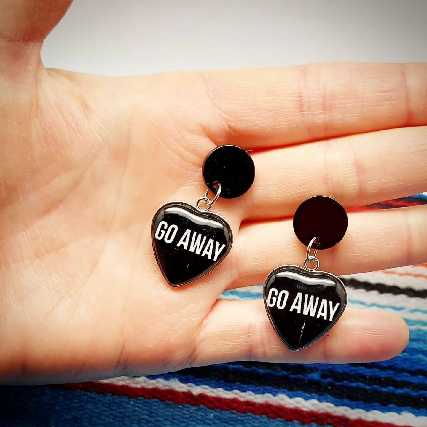 Stilgiganten Kustom Ohrstecker "GO AWAY"