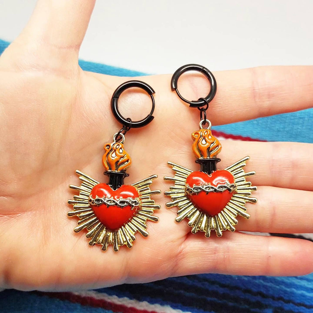 Stilgiganten Kustom Ohrgeschmeide "Sacred Flaming Oldschool Heart"