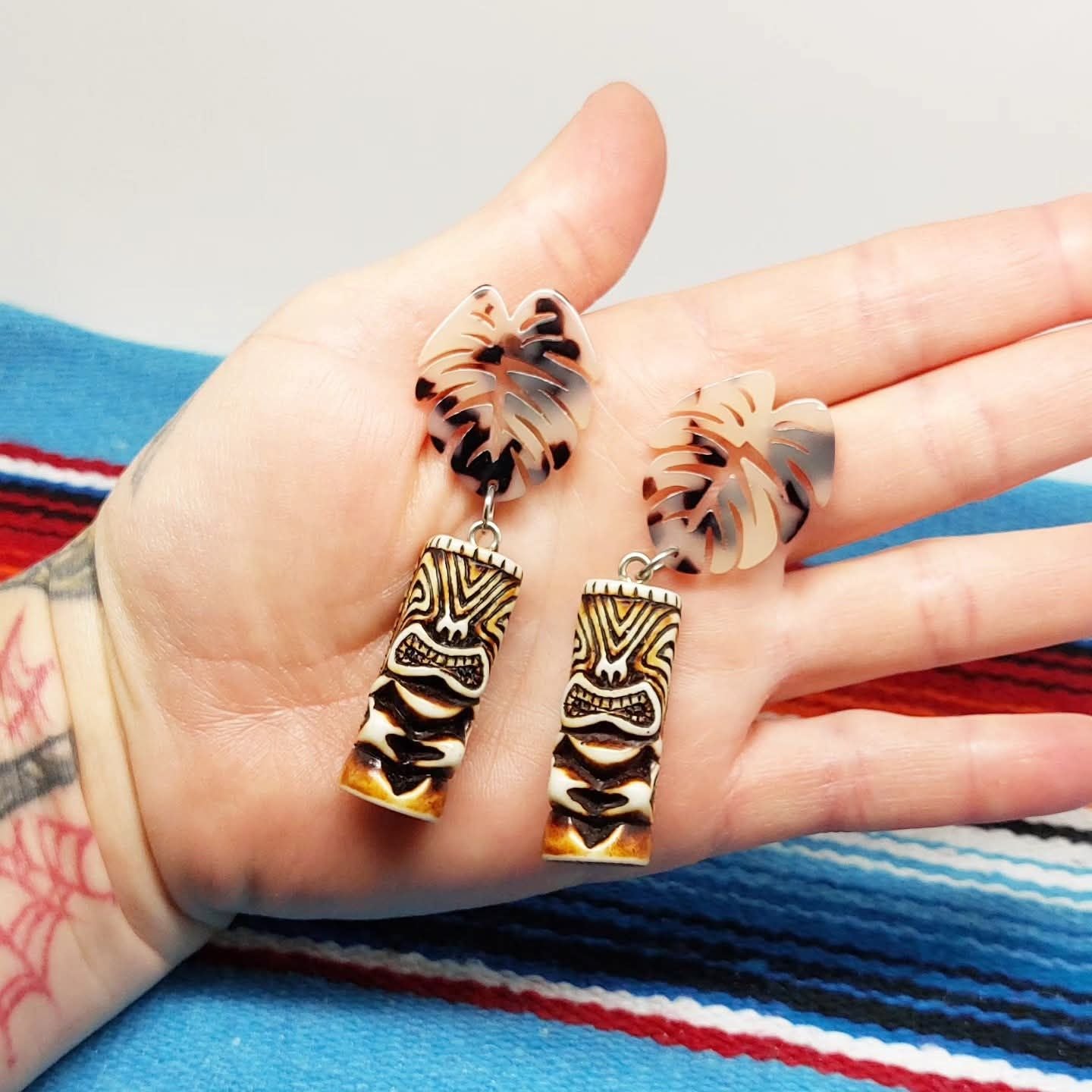 Stilgiganten Kustom Ohrstecker "Monstera & Tiki"