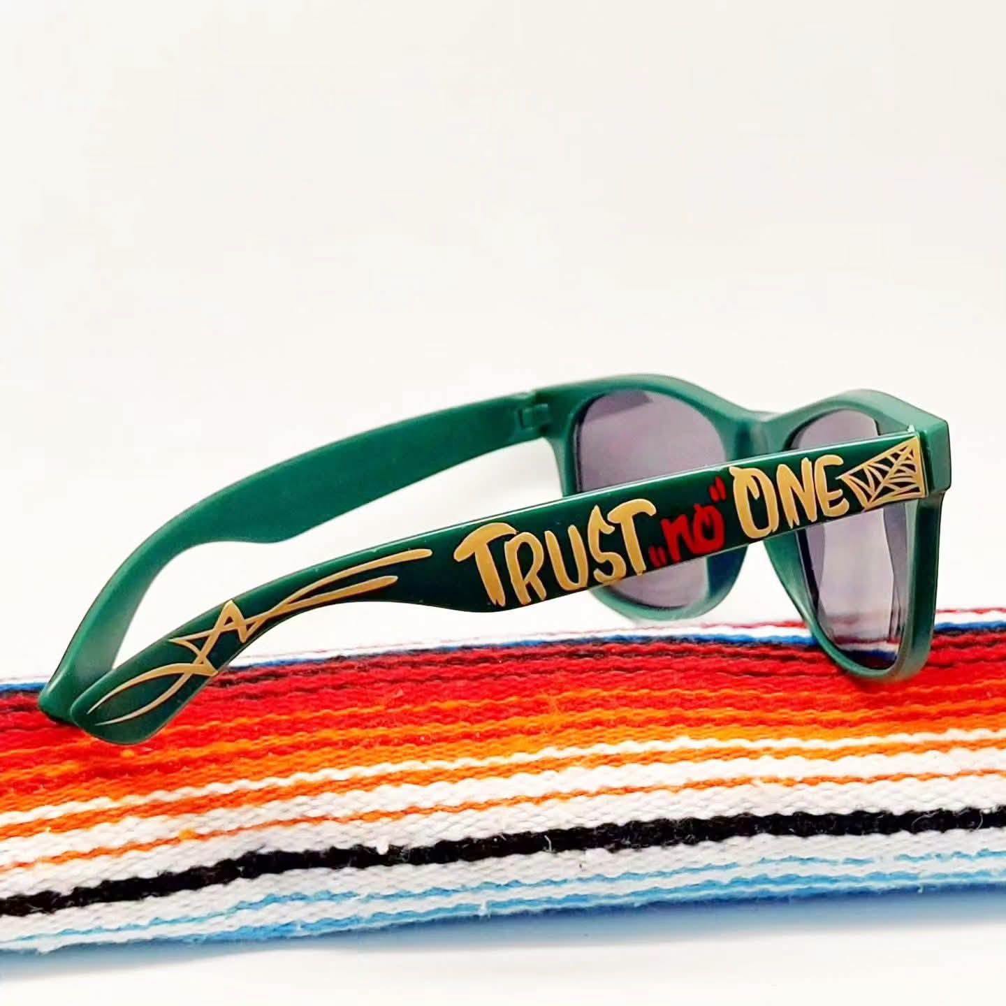 Stilgiganten Kustom Sonnenbrille "HOLD FAST"