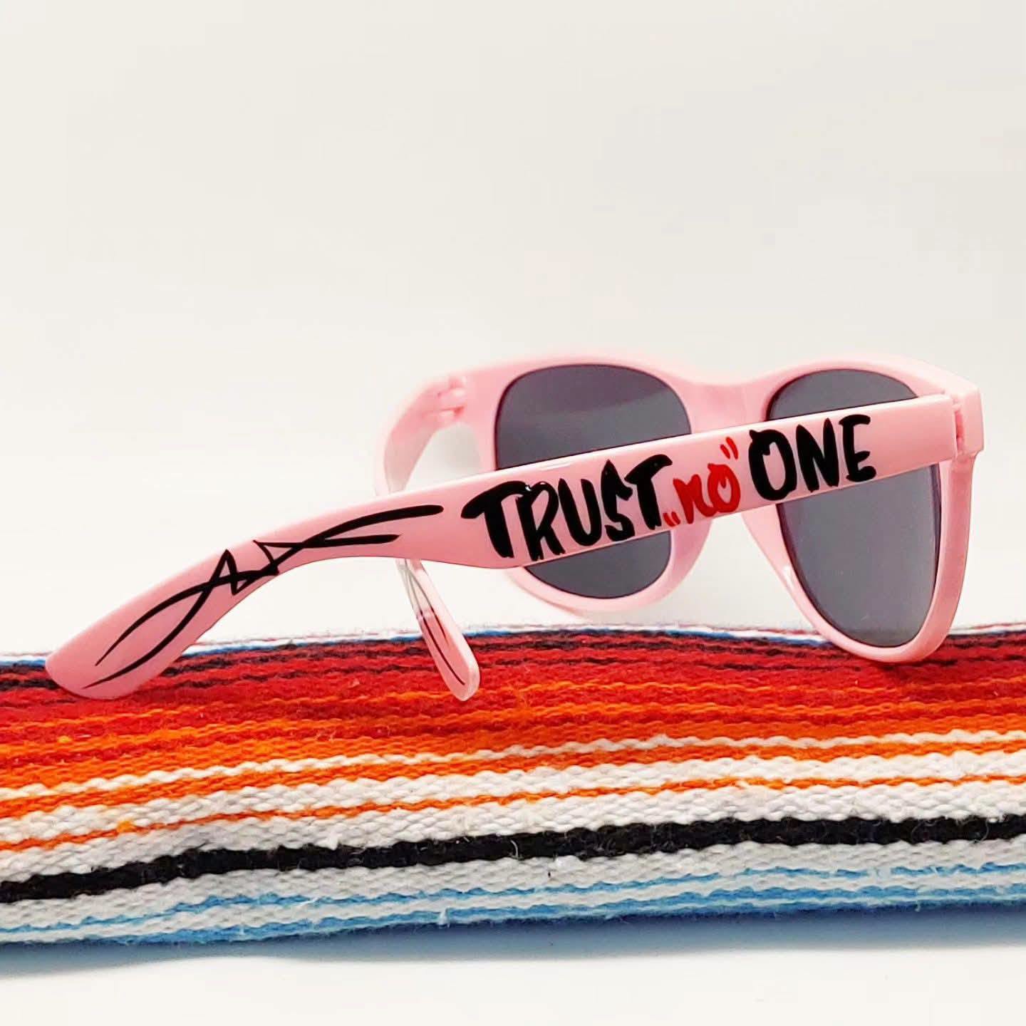 Stilgiganten Kustom Sonnenbrille "HOLD FAST" (rosa)