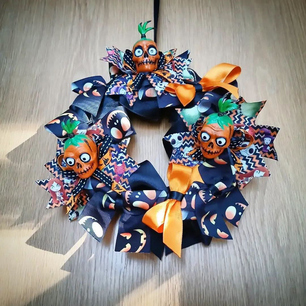 Stilgiganten Kustom Deko Kranz "Halloween Schrumpfköpfe"