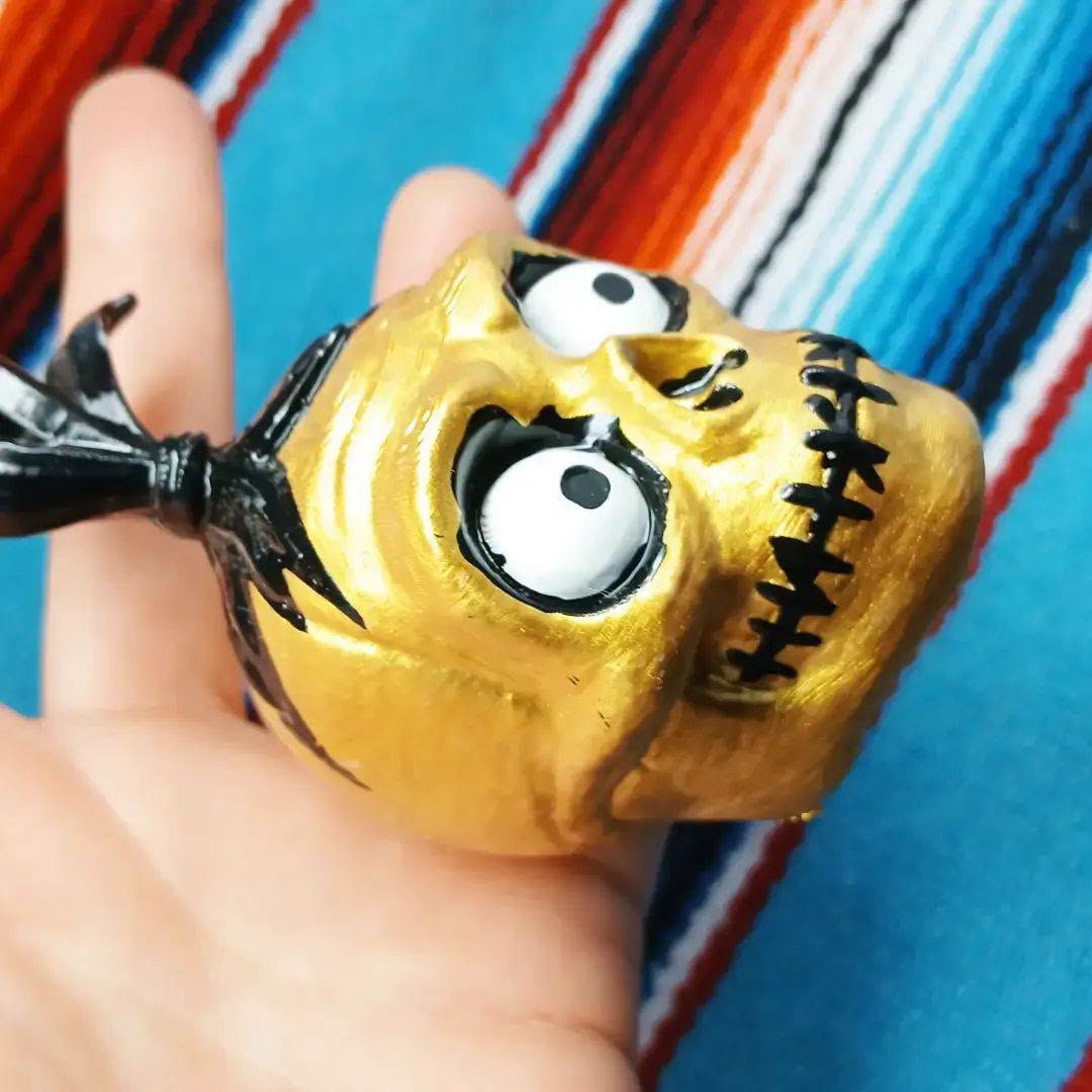 Stilgiganten Kustom Deko Anhänger "Schrumpfkopf groß - Dead End - Glam Edition"